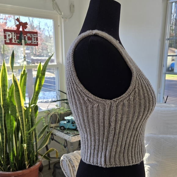 Knitted Tank top - Picture 2 of 5